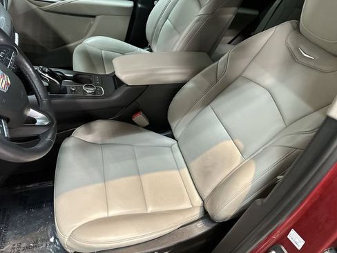 Used 2021 Cadillac XT4 Premium Luxury w/ Cold Weather Package image 15