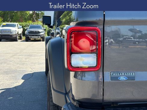 Used 2022 Jeep Gladiator Sport w/ Trailer Tow Package AWD/4WD image 14