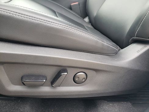 Certified 2025 Nissan Murano SV image 30