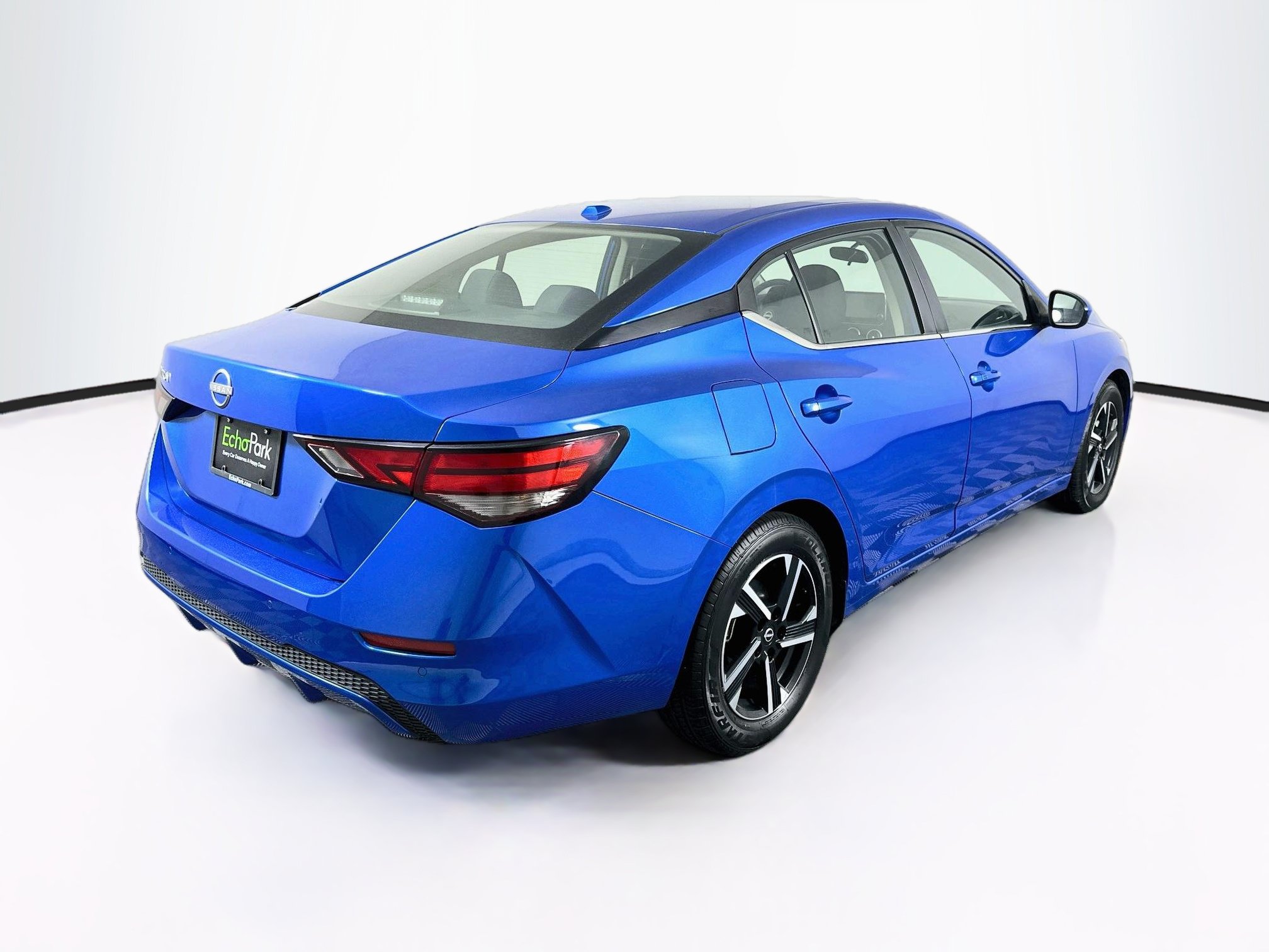 Used 2025 Nissan Sentra SV FWD image 9