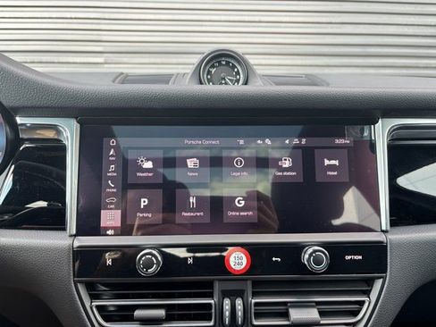 Certified 2026 Porsche Macan image 19