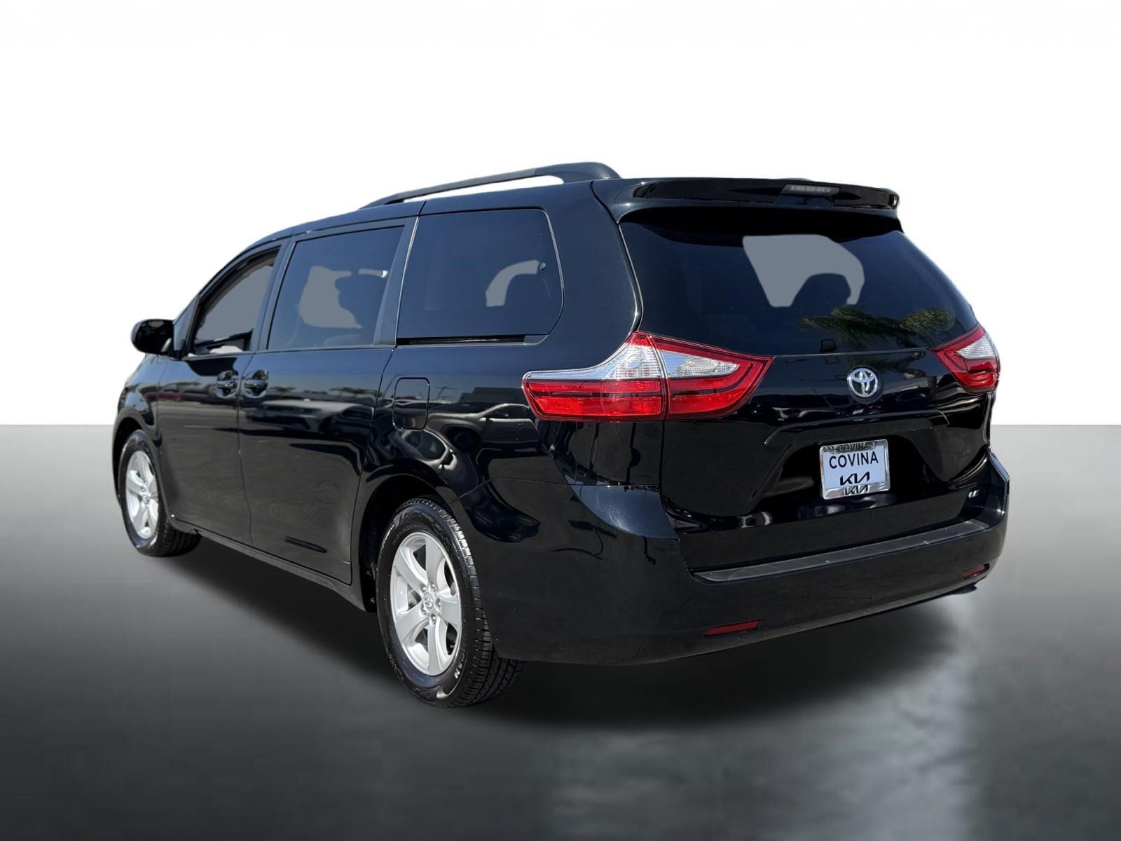 Used 2017 Toyota Sienna LE FWD image 6