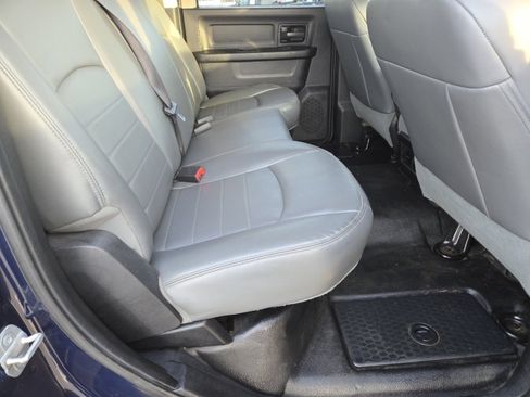 Used 2014 RAM 2500 Tradesman w/ Chrome Appearance Group image 17