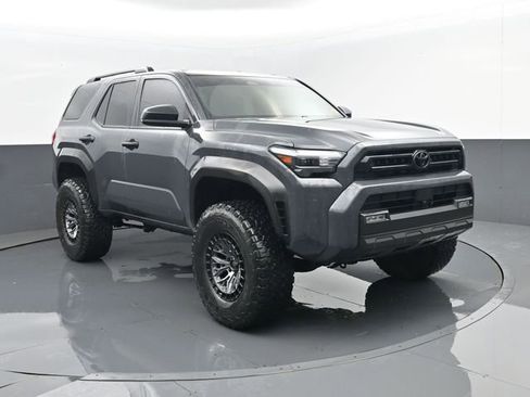 Used 2025 Toyota 4Runner SR5 AWD/4WD image 3