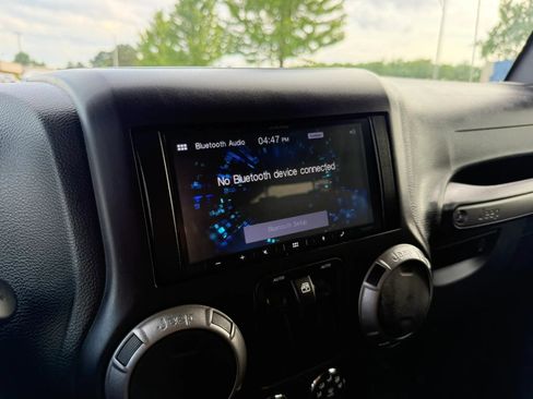 Used 2018 Jeep Wrangler Sport AWD/4WD image 26