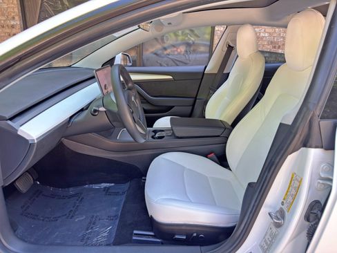 Used 2022 Tesla Model 3 image 17