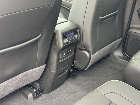 Used 2023 GMC Acadia Denali image 27