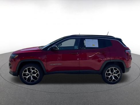 Used 2025 Jeep Compass Limited image 8