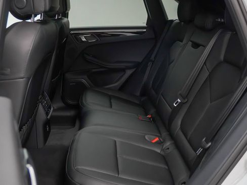 Certified 2026 Porsche Macan AWD/4WD image 18
