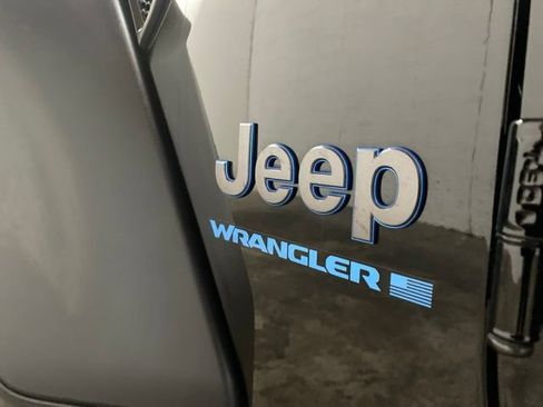 Used 2023 Jeep Wrangler Unlimited w/ Sun & Screen Package AWD/4WD image 96