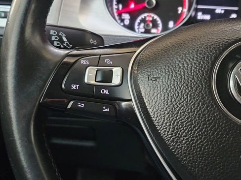 Used 2015 Volkswagen Golf SE image 29