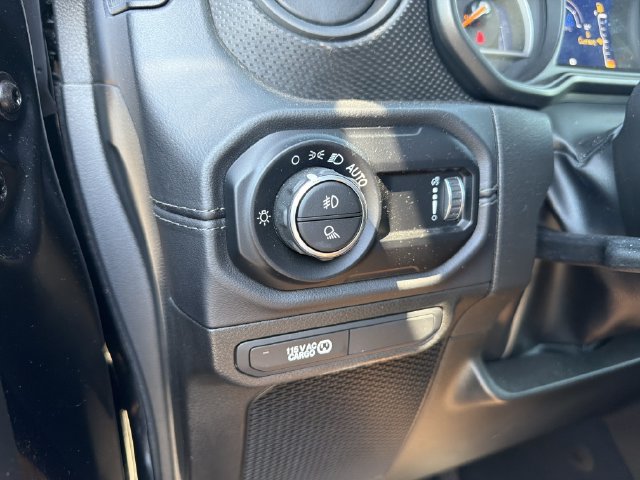 Used 2025 Jeep Gladiator Rubicon AWD/4WD image 37
