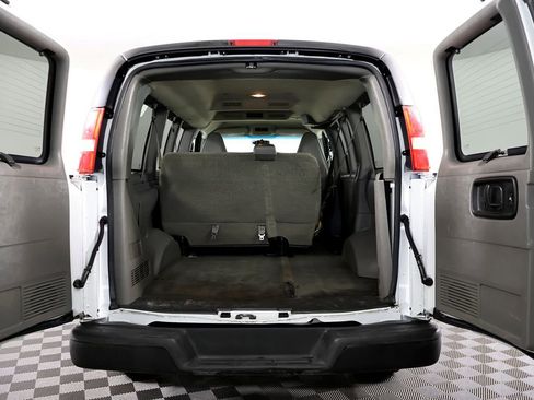 Used 2017 Chevrolet Express 2500 LS RWD image 14