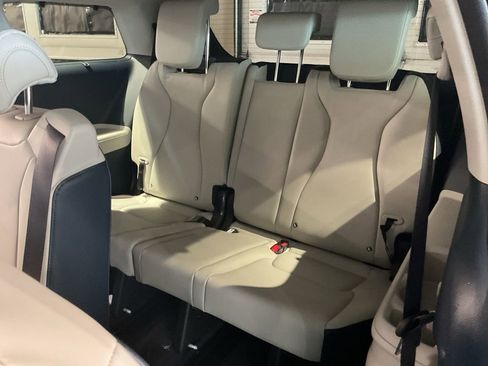 New 2026 Kia Carnival EX FWD image 19