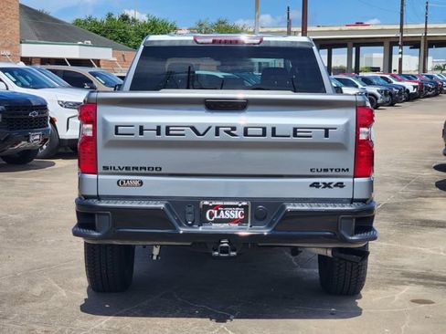 Used 2026 Chevrolet Silverado 1500 Custom Trail Boss w/ Turbomax Blackout Package AWD/4WD image 6