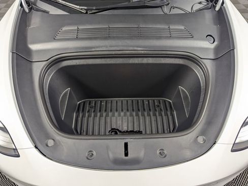 Used 2023 Tesla Model Y Long Range image 25