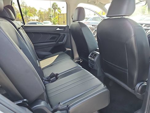 Used 2023 Volkswagen Tiguan SE FWD image 14