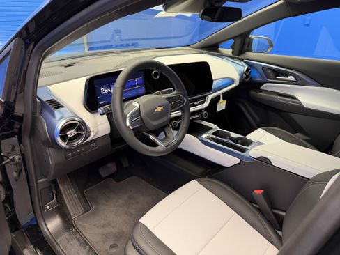 New 2026 Chevrolet Equinox EV LT FWD image 10