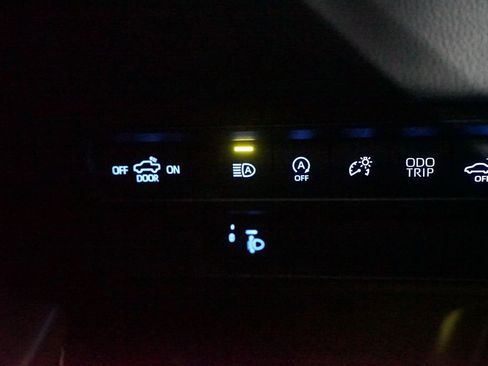 Used 2024 Toyota Tundra Limited image 25