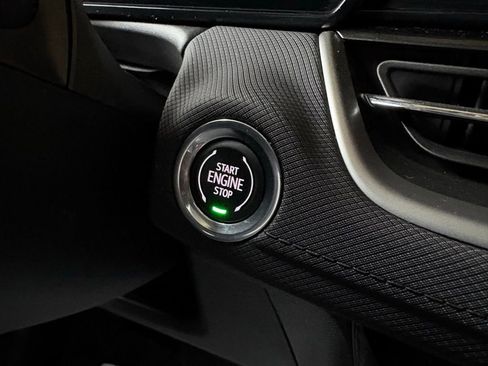 Used 2025 Chevrolet TrailBlazer LT image 32