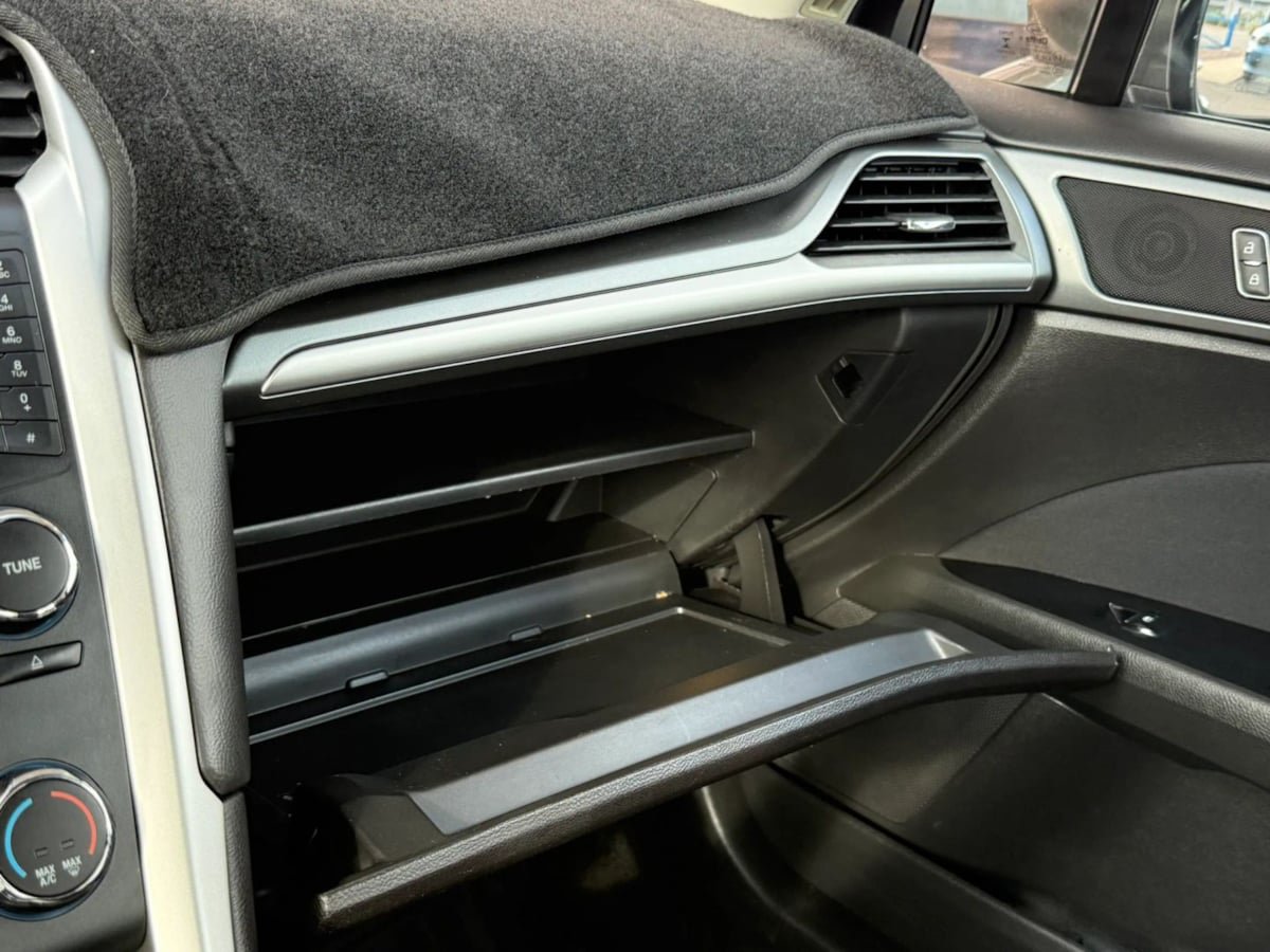 Used 2014 Ford Fusion SE FWD image 54