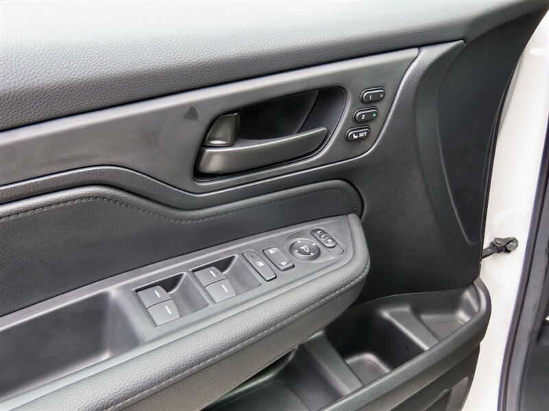 Used 2025 Honda Odyssey EX-L image 31