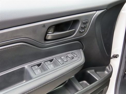 Used 2025 Honda Odyssey EX-L image 31