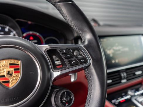Certified 2023 Porsche Cayenne Coupe AWD/4WD image 21