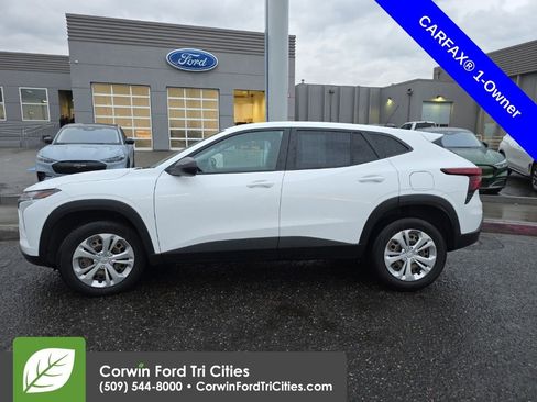 Used 2024 Chevrolet Trax LS image 6