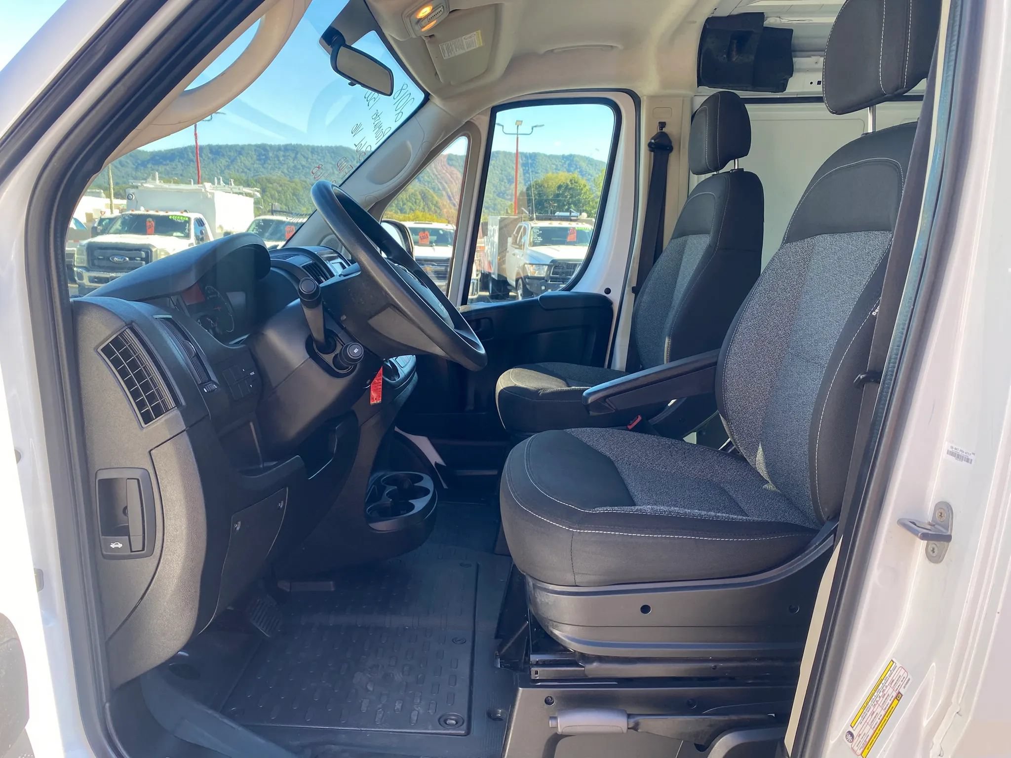 Used 2018 RAM ProMaster 1500 FWD image 9
