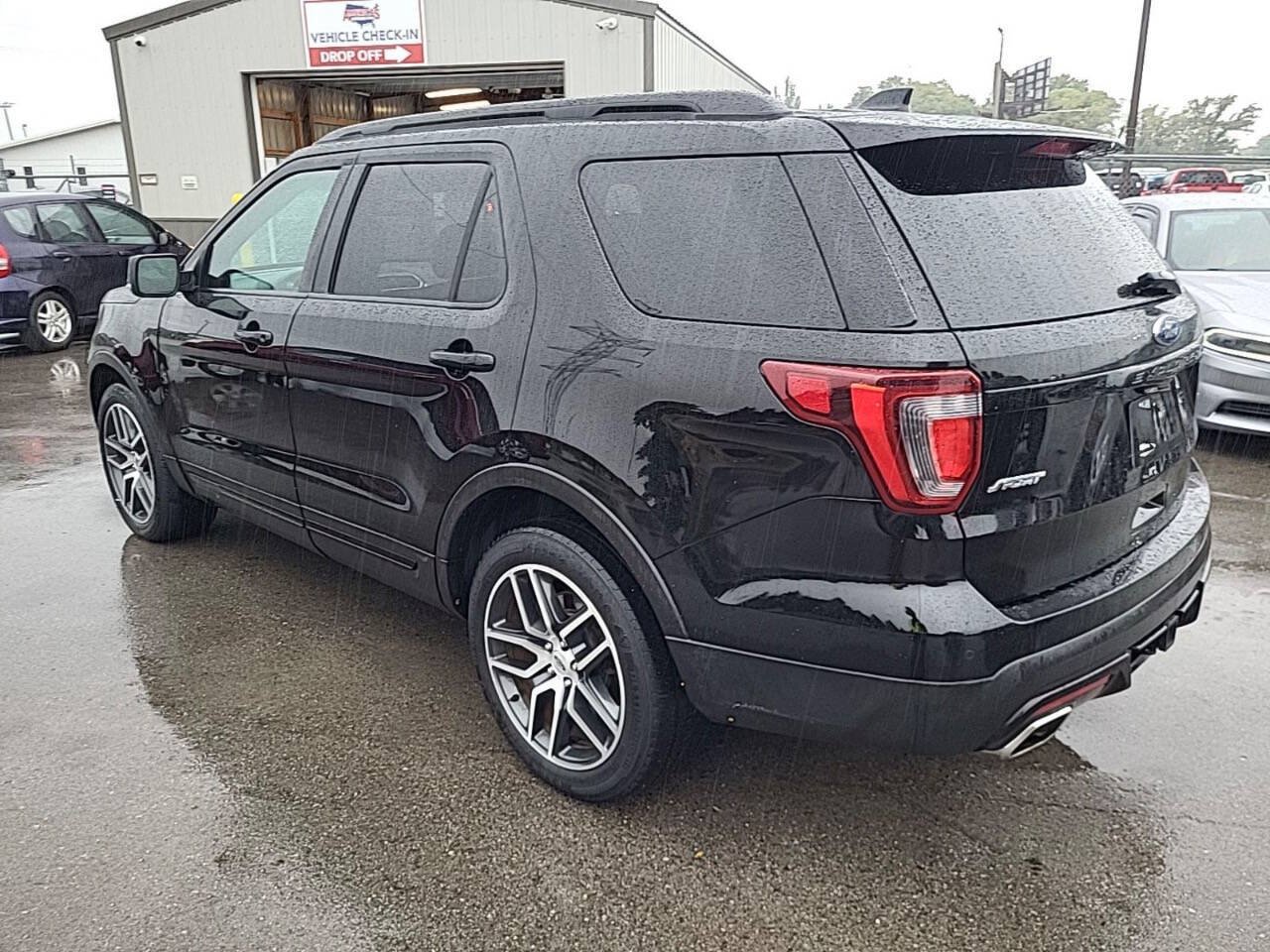 Used 2016 Ford Explorer Sport w/ Equipment Group 401A AWD/4WD image 2