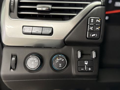 Used 2020 Chevrolet Tahoe Premier w/ Premier Plus Edition image 24