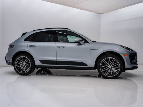 Certified 2026 Porsche Macan AWD/4WD image 9