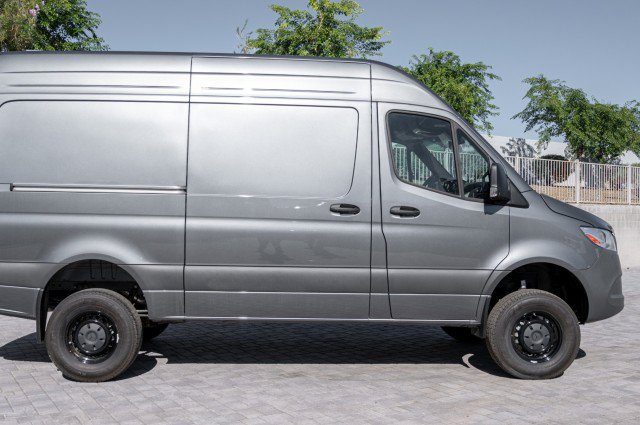 Used 2025 Mercedes-Benz Sprinter 2500 image 4