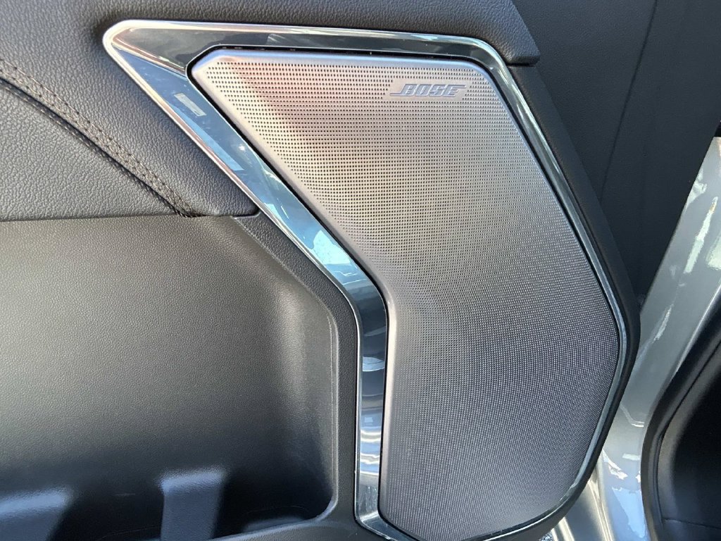 Used 2025 Chevrolet Silverado 2500 High Country w/ High Country Premium Package AWD/4WD image 16