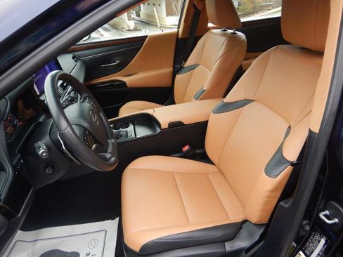 Used 2023 Lexus ES 350 w/ Premium Package image 11