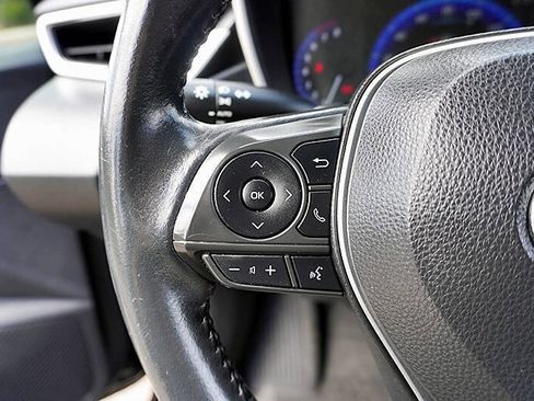 Used 2020 Toyota Corolla XSE FWD image 33