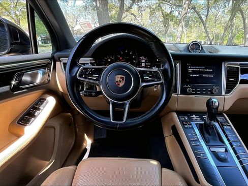 Used 2018 Porsche Macan Sport Edition AWD/4WD image 8