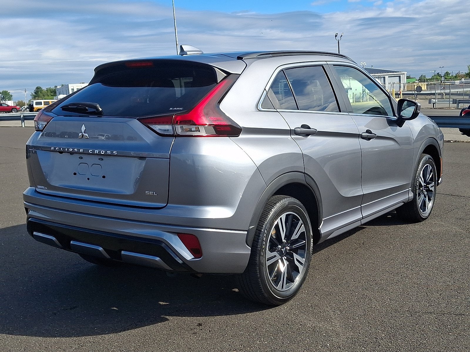Used 2024 Mitsubishi Eclipse Cross SEL AWD/4WD image 6