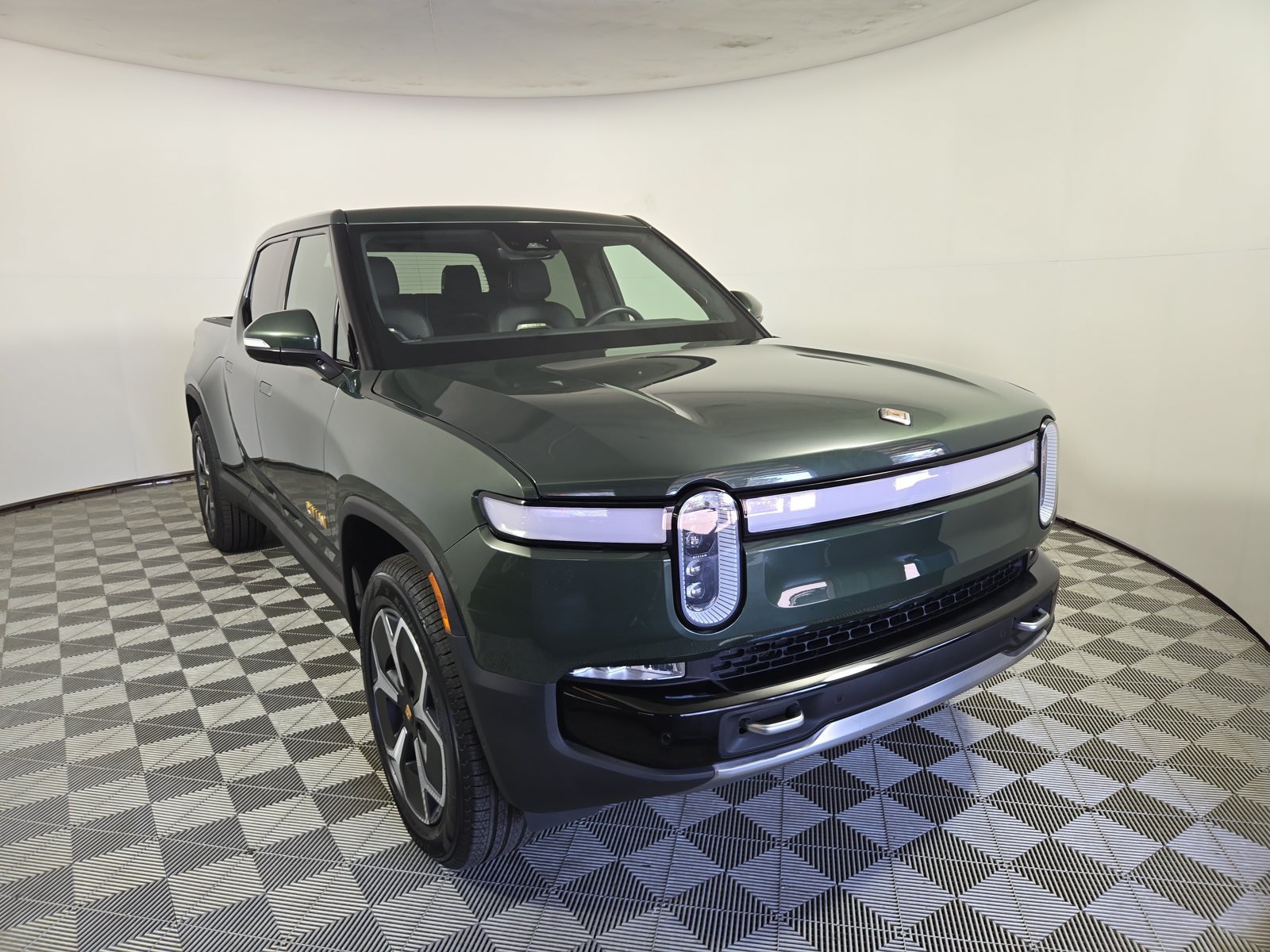 Used 2022 Rivian R1T Adventure AWD/4WD image 7