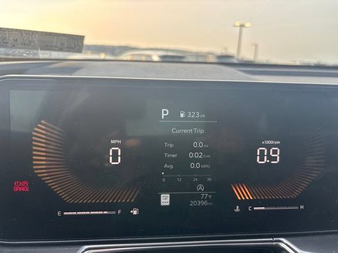 Certified 2025 Kia Sorento LX FWD image 9