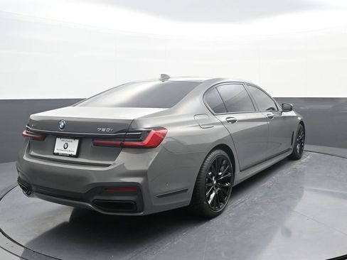 Used 2022 BMW 750i xDrive w/ Executive Package image 7