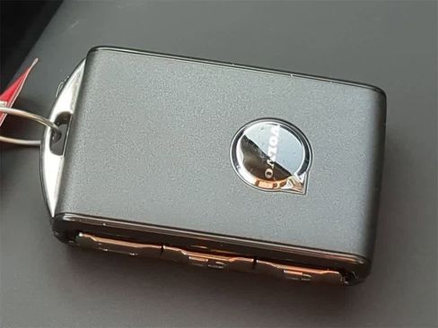 New 2026 Volvo XC90 B6 Plus w/ Protection Package Premier image 32