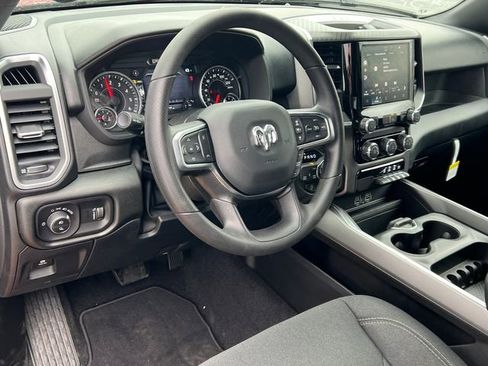 New 2026 RAM 1500 Express AWD/4WD image 17