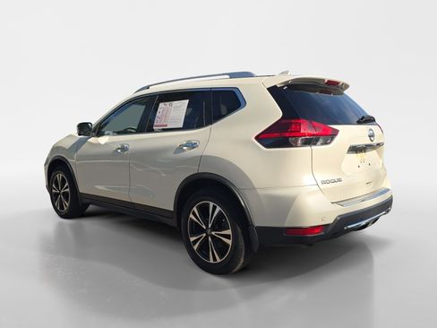 Used 2020 Nissan Rogue SV w/ Premium Package FWD image 3