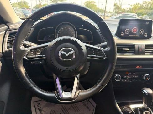 Used 2018 MAZDA MAZDA3 Touring FWD image 24