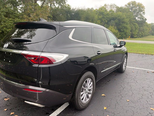 Used 2024 Buick Enclave Essence AWD/4WD image 11