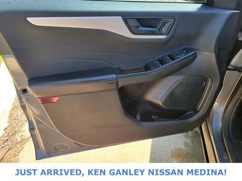 Used 2022 Ford Escape SE w/ Cold Weather Package AWD/4WD image 15