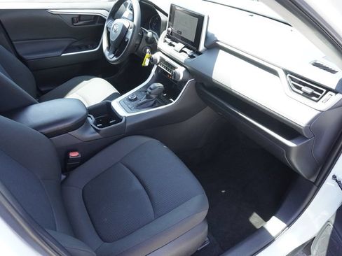 Used 2025 Toyota RAV4 LE AWD/4WD image 22