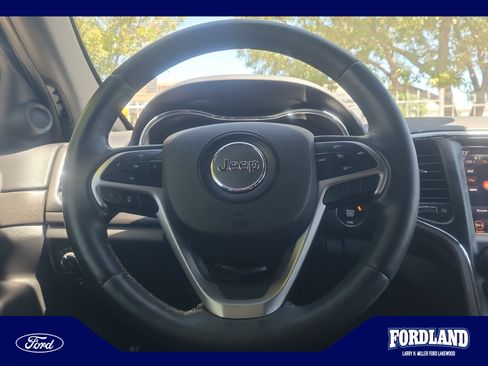 Used 2018 Jeep Grand Cherokee Altitude AWD/4WD image 9